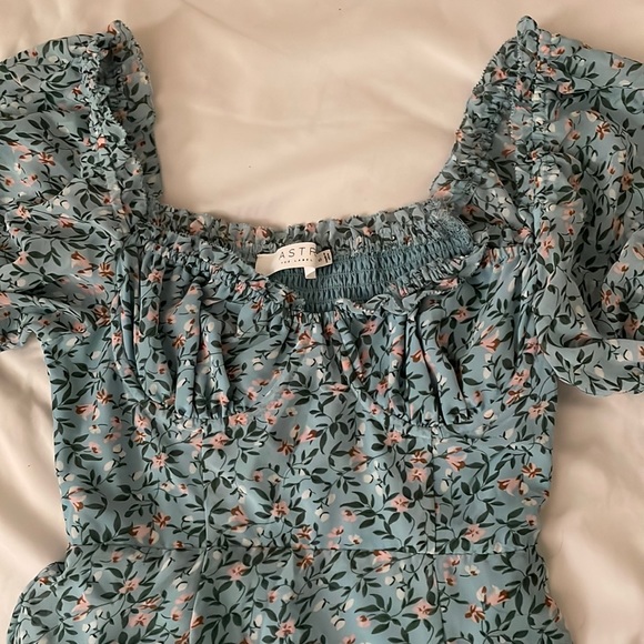 Astr The Label Blue Floral Dress - Picture 2 of 5